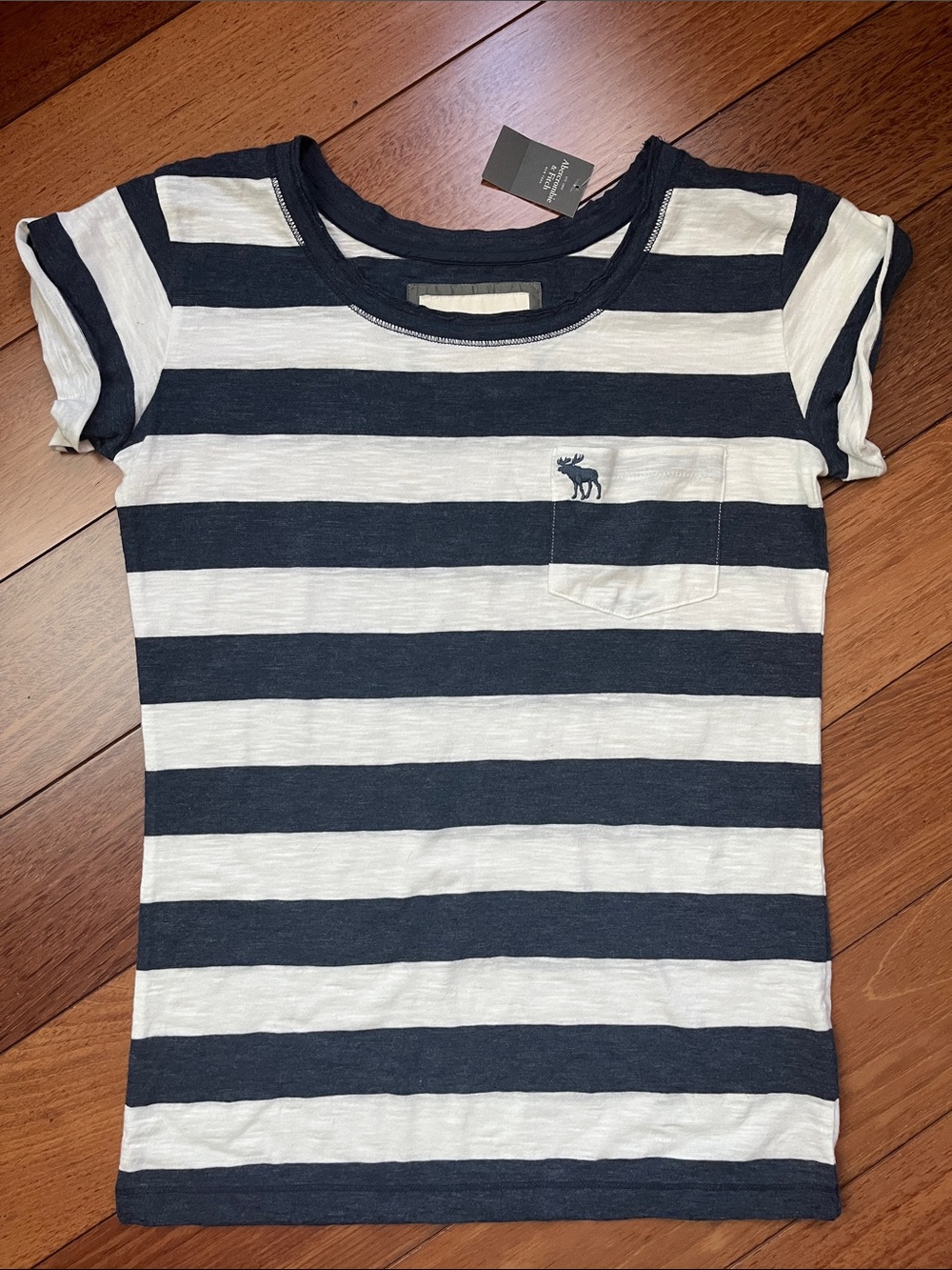 NWT Vintage Y2K Abercrombie Moose Logo Tee